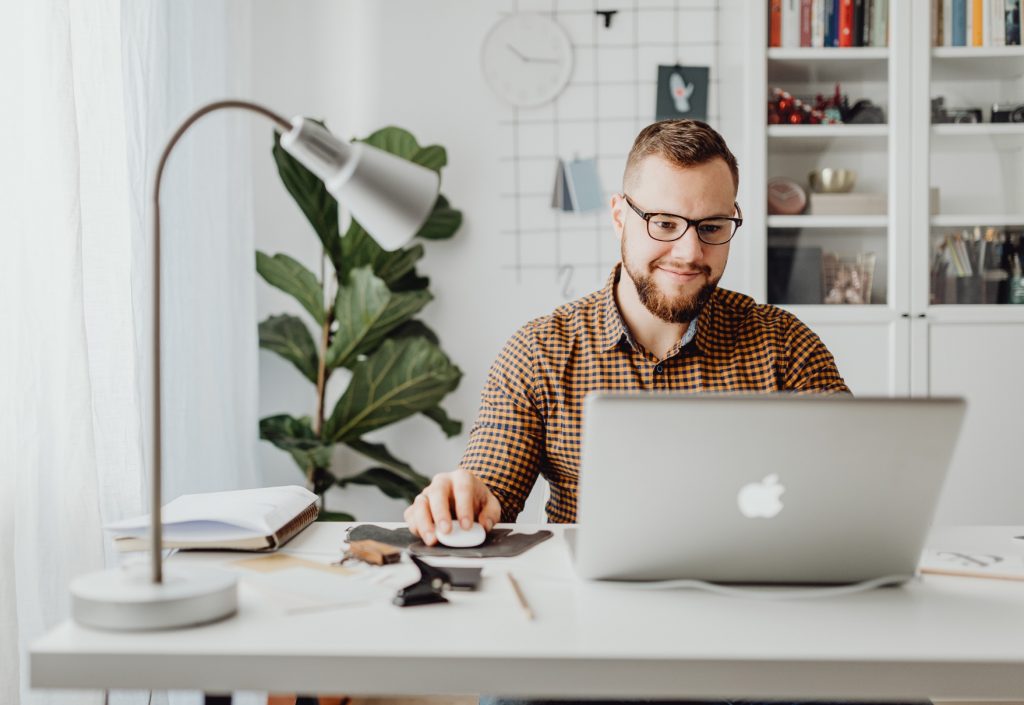 How to Start a Tech Company In 2022 [6 Steps]